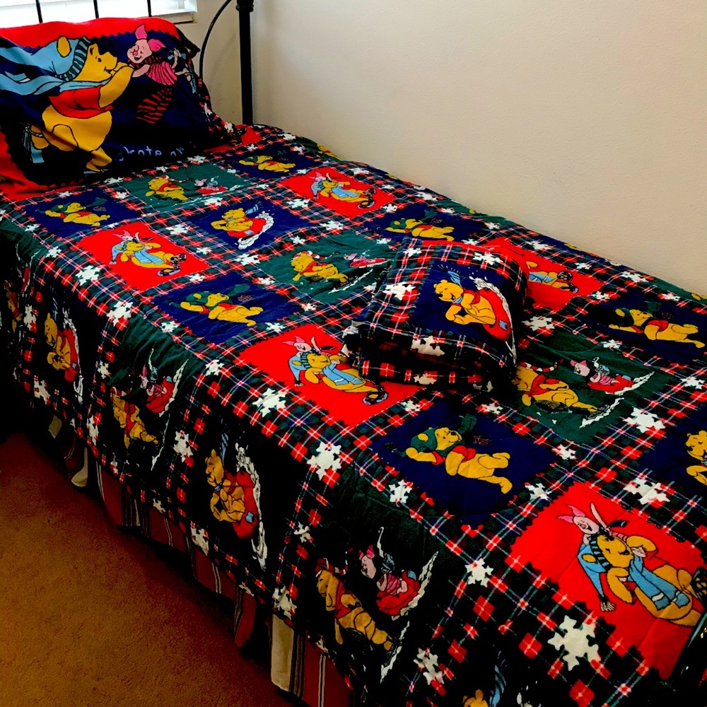 Disney Winnie the Pooh, Tigger, twin comforter, and sheet set ready to ship